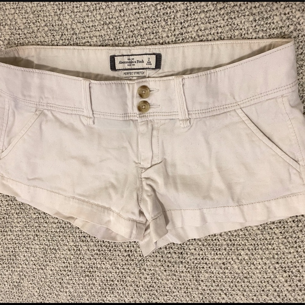 Abercrombie & Fitch Women’s White Shorts Size 2